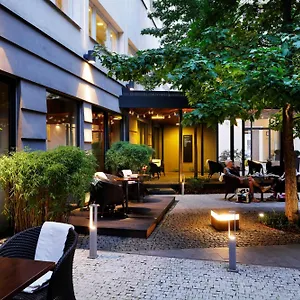 Three Crowns Otel